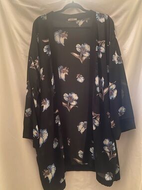Ladies One Size fits most Floral Open-Front Kimono - Black with Blue Flowers